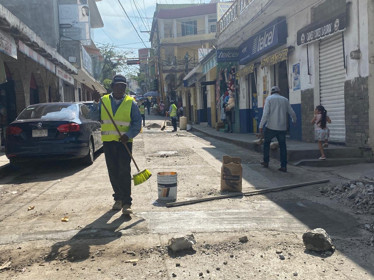 Gobierno Municipal bachea las calles de la ciudad